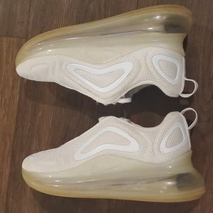 Womens Nike Air Max 720 white sneakers sz 7